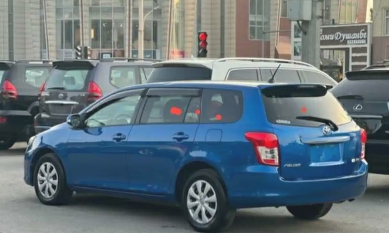 Задние не тонированные стекла от Toyota Fielder